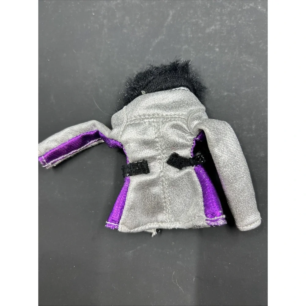 Bratz Dolls Wintertime Faux Fur Metallic Silver‎ And Purple Jacket